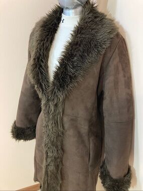 Women's Faux Fur Trim Long Coat in Brown